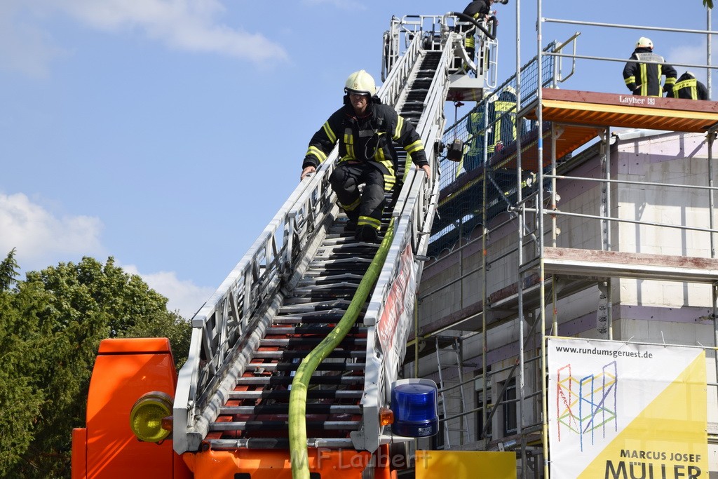 Dachstuhlbrand Koeln Poll Geislarerstr P548.JPG - Miklos Laubert